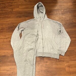 Nike Sweatsuit